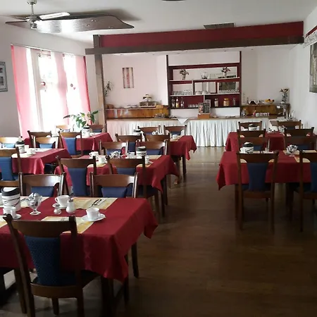 Kuhfelder Hof 3*